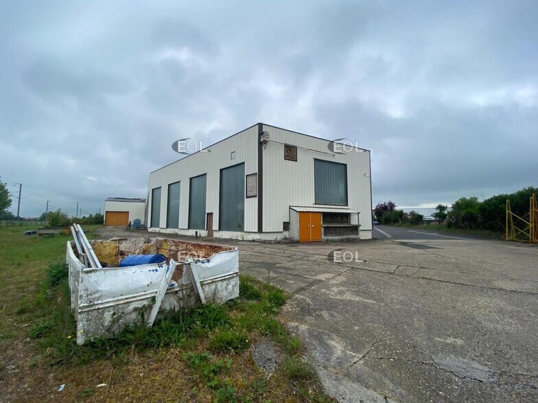 Industriel/Logistique dans Nangis à vendre - Photo de l’immeuble – Image 3 sur 12