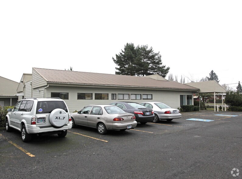 17175 SW Tualatin Valley Hwy, Beaverton, OR à louer - Photo de l’immeuble – Image 1 sur 62