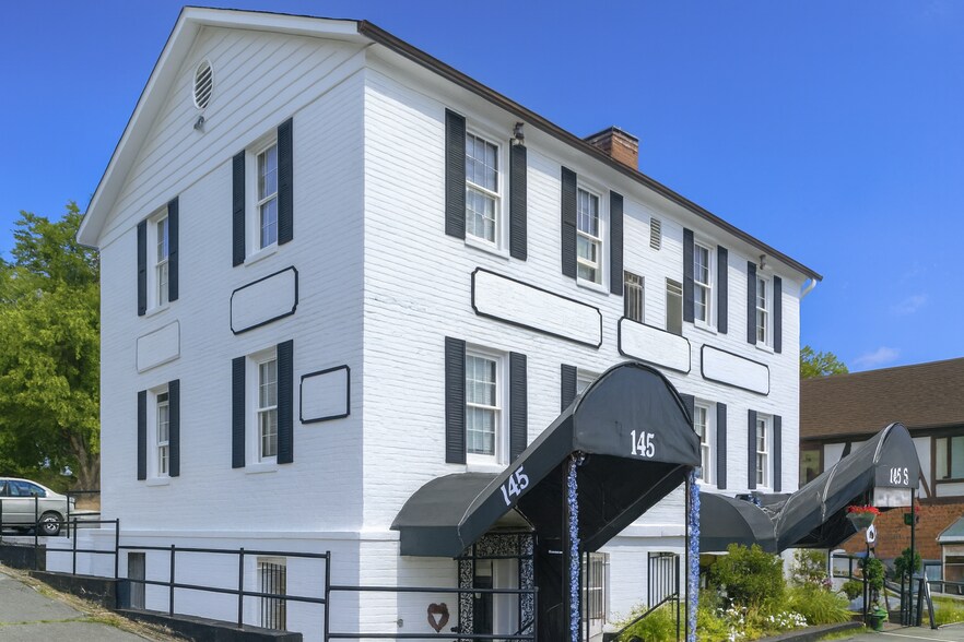145 Church St NW, Vienna, VA à louer - Photo de l’immeuble – Image 1 sur 7