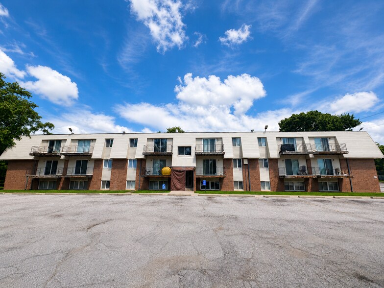 7810 Blondo St, Omaha, NE à vendre - Photo de l’immeuble – Image 1 sur 9