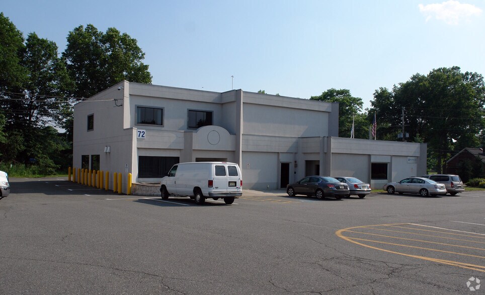 72 Deforest Ave, East Hanover, NJ à louer - Photo de l’immeuble – Image 2 sur 3