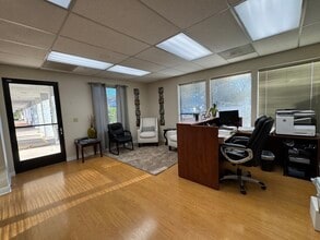 112 Wikiup Dr, Santa Rosa, CA à louer Photo intérieure– Image 1 sur 1