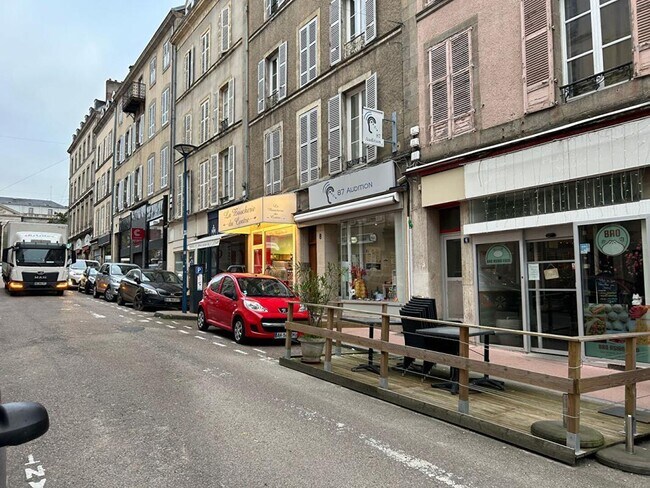 Plus de détails pour Local commercial à louer