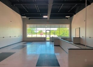 1275 Randall Rd, Crystal Lake, IL à louer Photo intérieure– Image 1 sur 2