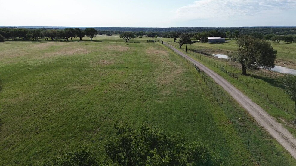 725 County Road 520, Evant, TX à vendre - Vidéo sur l’annonce professionnelle – Image 2 sur 41