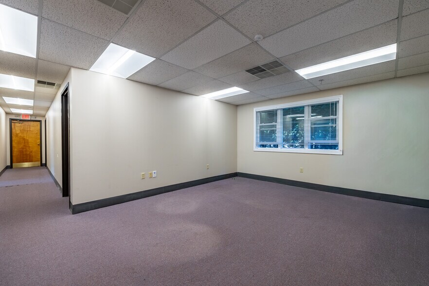 1538 Turnpike St, North Andover, MA à vendre - Photo intérieure – Image 3 sur 31