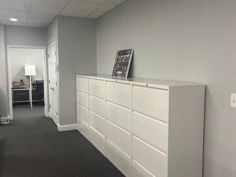 740 Broad St, Shrewsbury, NJ à louer - Photo de l’immeuble – Image 3 sur 23