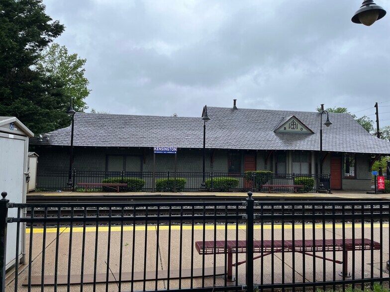 10555 Metropolitan Ave, Kensington, MD à vendre - Photo de l’immeuble – Image 3 sur 25