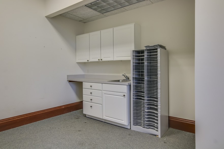 12930 James St, Holland, MI à vendre - Photo intérieure – Image 2 sur 9