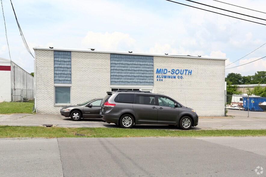 434 McNalley Dr, Nashville, TN à vendre - Photo de l’immeuble – Image 2 sur 2