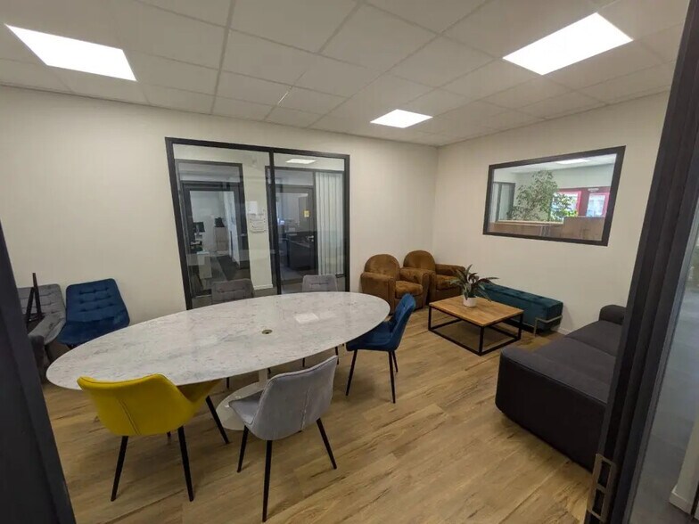 Bureau dans Miserey-Salines à louer - Photo intérieure – Image 3 sur 4