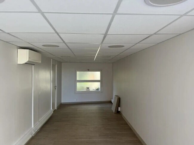 Plus de détails pour Local commercial à vendre