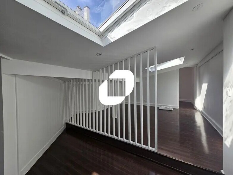 Bureau dans Versailles à louer - Photo intérieure – Image 3 sur 9