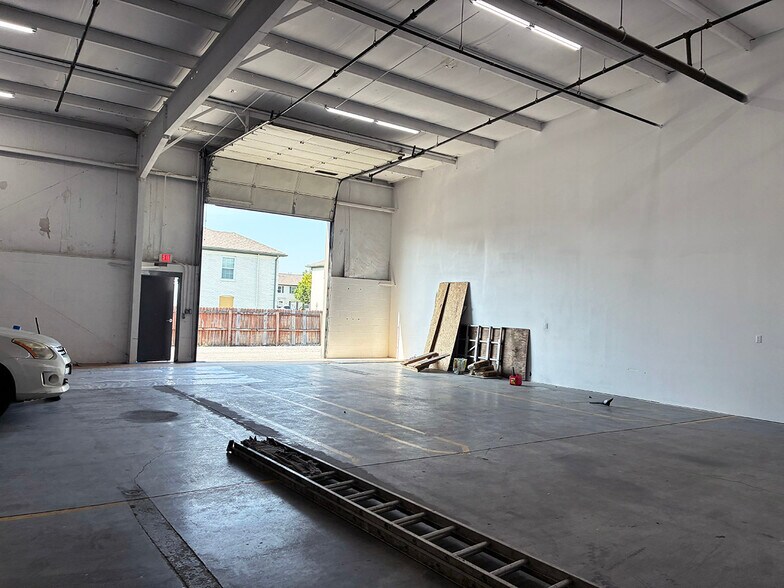 5001 Crown Manor Pl, Louisville, KY à louer - Photo intérieure – Image 2 sur 21