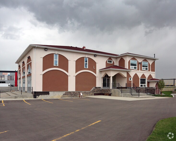 5408 53rd Ave NW, Edmonton, AB à louer - Photo principale – Image 3 sur 4
