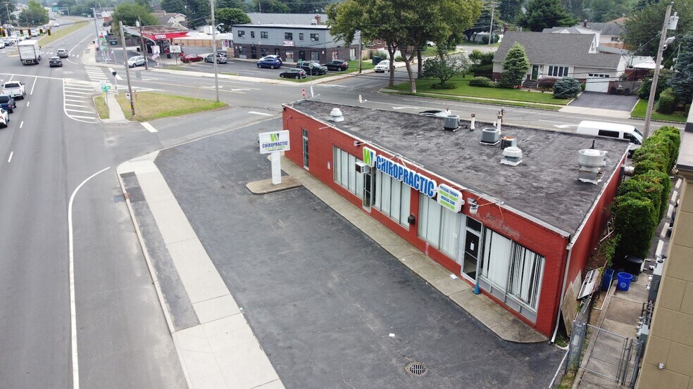 900 Rt-109, West Babylon, NY à vendre - Photo de l’immeuble – Image 2 sur 5
