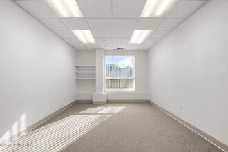 6 Oak St W, Greenwich, CT à louer Photo intérieure– Image 2 sur 2