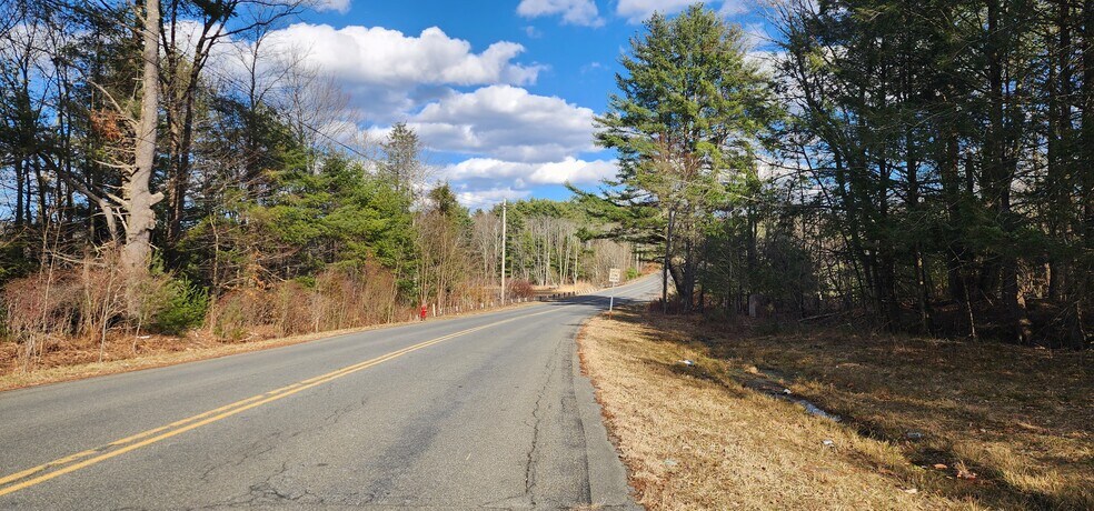 42 Concord rd, Kiamesha Lake, NY à vendre - Photo de l’immeuble – Image 3 sur 15