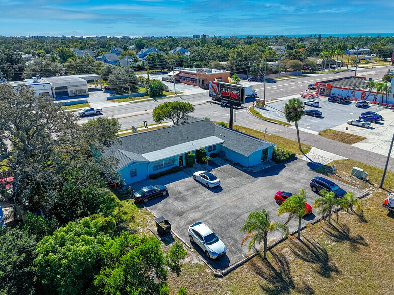 14385 Walsingham Rd, Largo, FL à vendre - Photo de l’immeuble – Image 1 sur 23