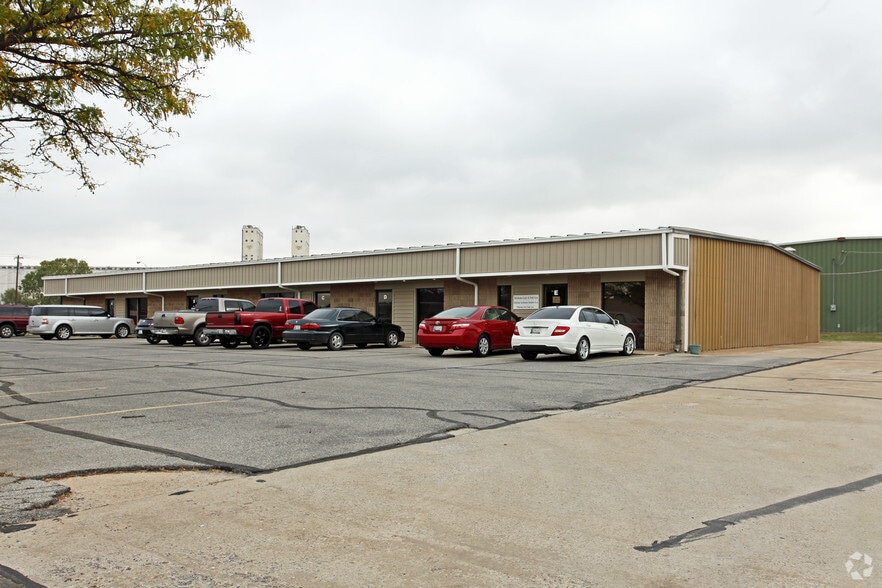 2309 N 10th St, Enid, OK à louer - Photo principale – Image 1 sur 2