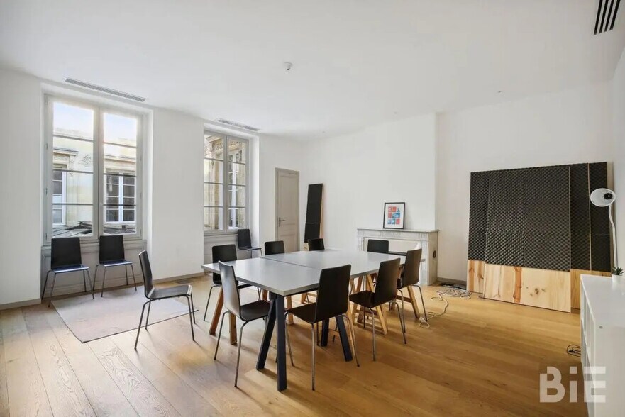 Bureau dans Bordeaux à louer - Photo de l’immeuble – Image 3 sur 9