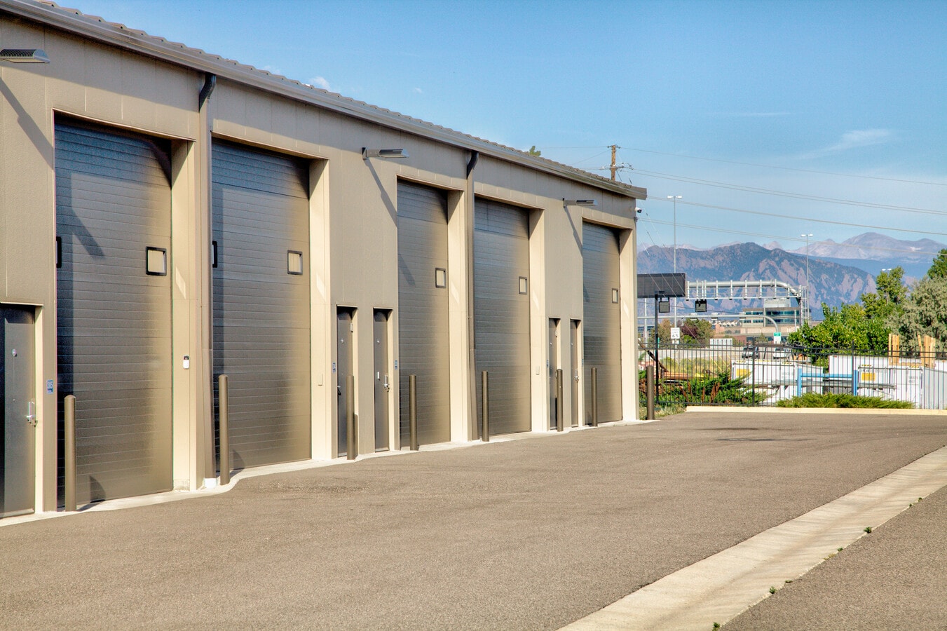 2364 Industrial Ln, Broomfield, CO 80020 - Lot 210 -  - Photo intérieure - Image 1 of 7