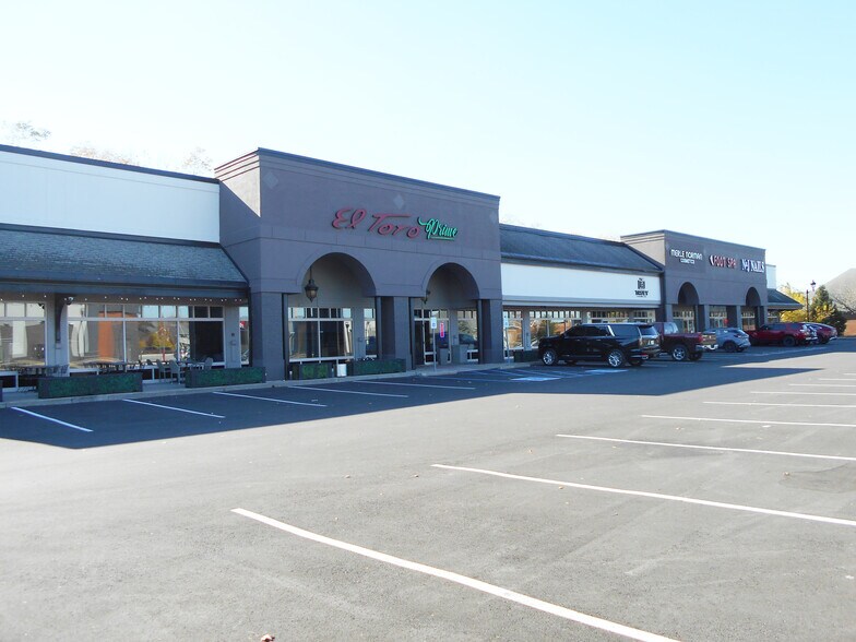 4901-5151 E 82nd St, Indianapolis, IN à louer - Photo de l’immeuble – Image 2 sur 9