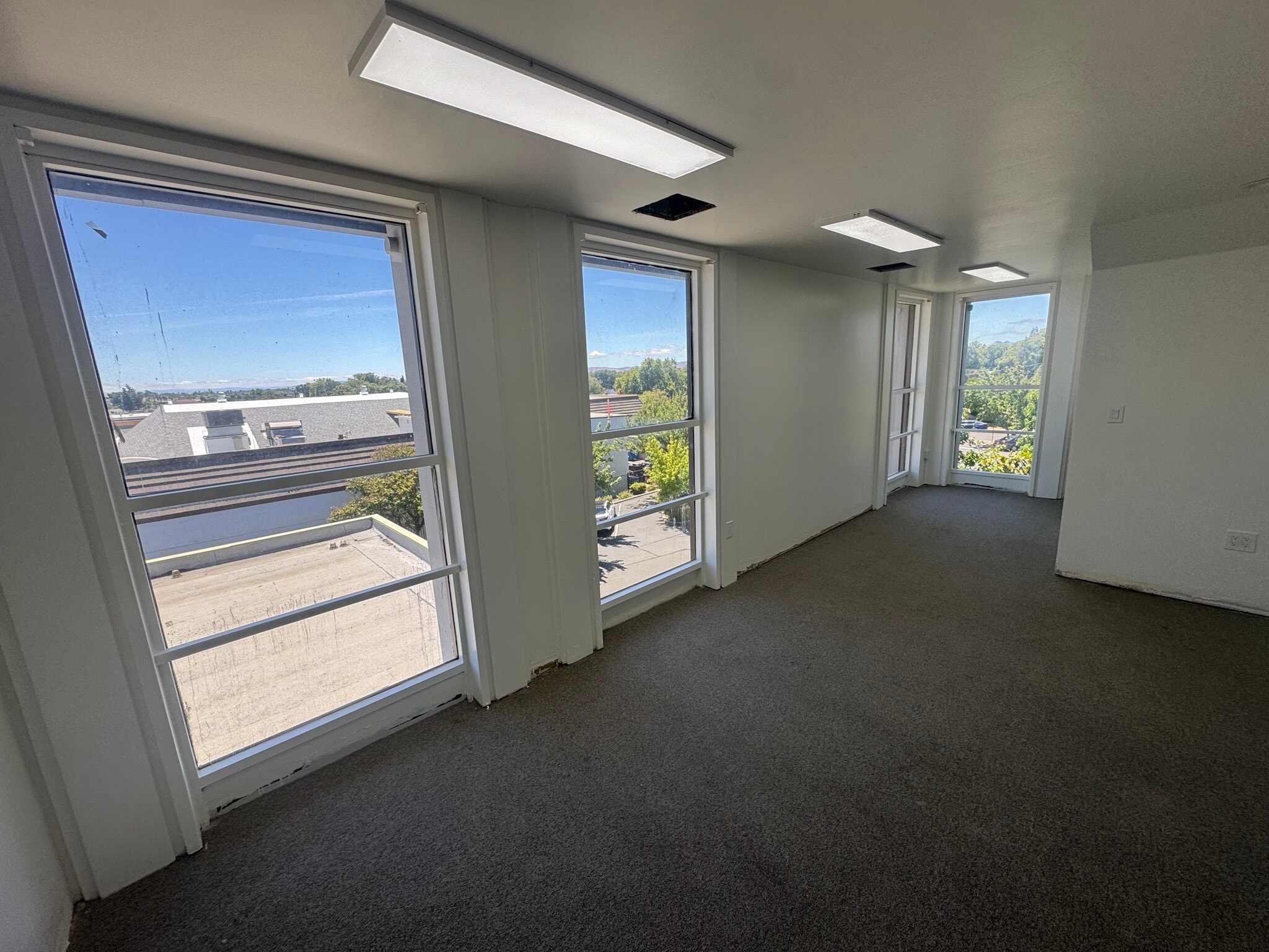 1545 N Texas St, Fairfield, CA à louer Photo intérieure– Image 1 sur 1