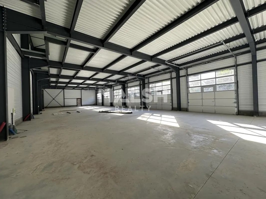 Local d'activités dans Montmerle-sur-Saône à vendre Photo de l’immeuble– Image 1 sur 9