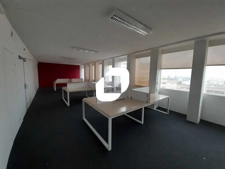 Bureau dans Pantin à vendre - Photo de l’immeuble – Image 3 sur 11