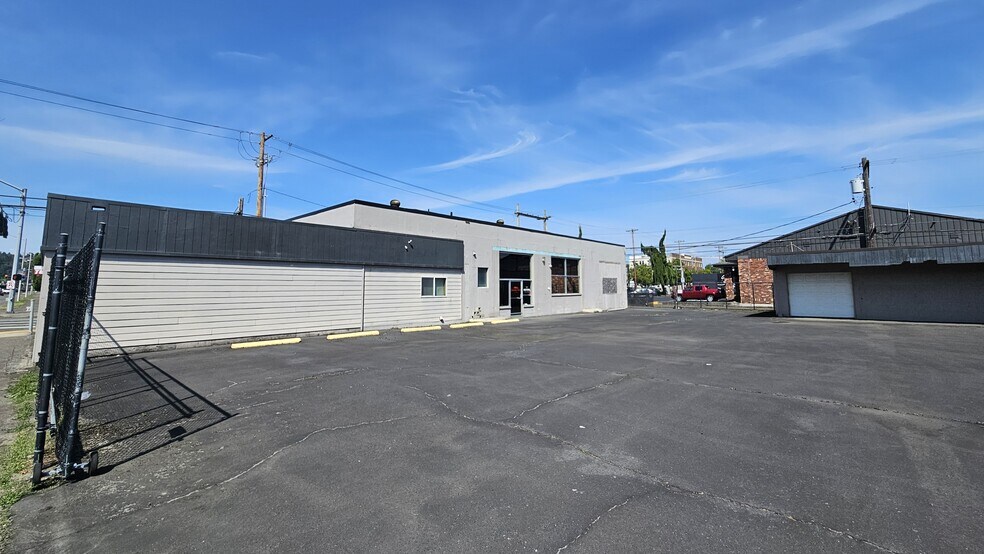 1170 15th Ave, Longview, WA à louer - Photo de l’immeuble – Image 2 sur 13