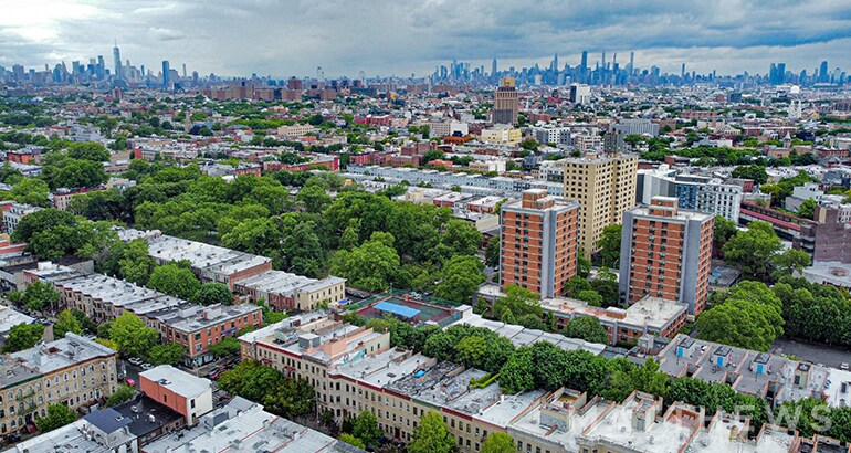 743 Macdonough St, Brooklyn, NY à vendre - Photo de l’immeuble – Image 2 sur 3
