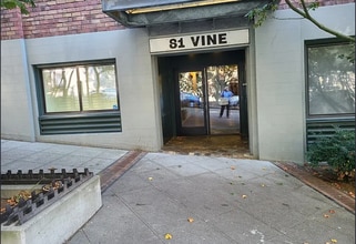 81 Vine St, Seattle, WA à louer Photo de l’immeuble– Image 2 sur 8