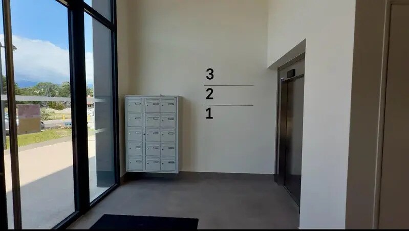 Bureau dans Ferney-Voltaire à vendre - Hall d’entrée – Image 2 sur 13