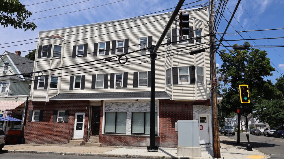 95 Medford St, Malden, MA à vendre - Photo de l’immeuble – Image 3 sur 14