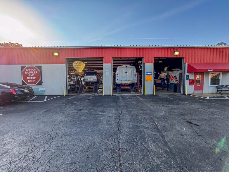 8600 Gravois Rd, Saint Louis, MO à vendre - Photo de l’immeuble – Image 1 sur 14