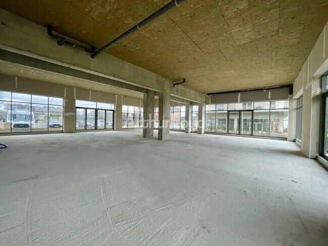 Plus de détails pour Local commercial à louer