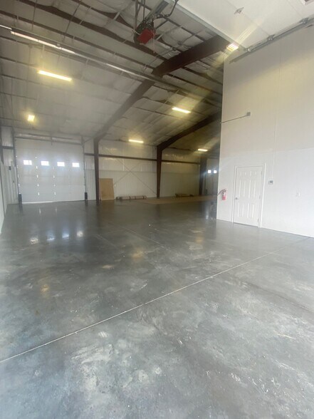 7007 Cowboy Way, Billings, MT à louer - Photo de l’immeuble – Image 3 sur 23