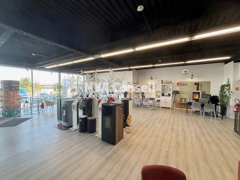 7 Avenue Du Général Leclerc, Pierrelaye à louer - Photo de l’immeuble – Image 2 sur 7