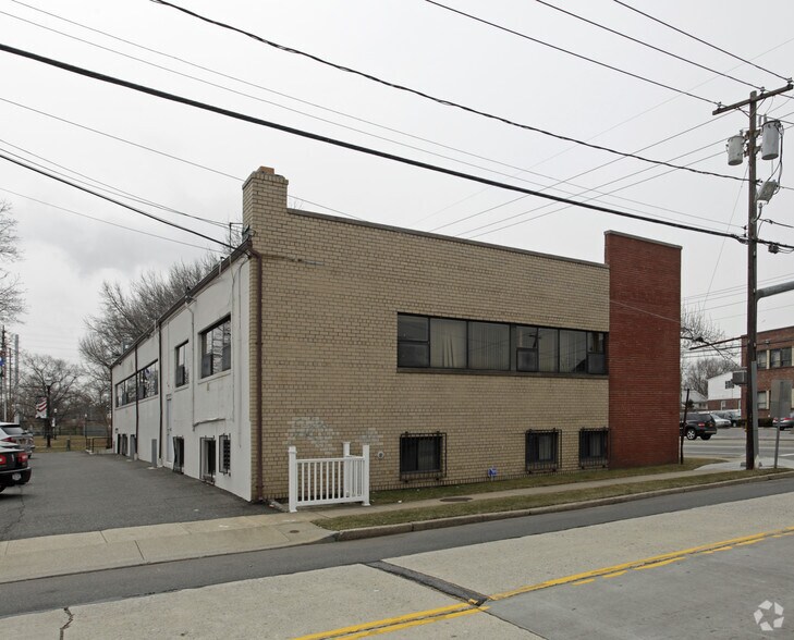 107 S Central Ave, Valley Stream, NY à vendre - Photo de l’immeuble – Image 2 sur 4