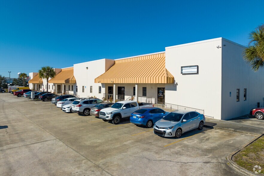 1201-1223 Pine Ave, Orlando, FL à louer - Photo de l’immeuble – Image 3 sur 5
