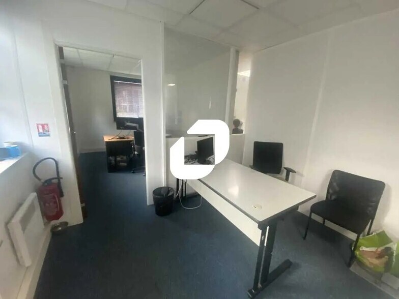 Bureau dans Bruges à louer - Photo de l’immeuble – Image 3 sur 15