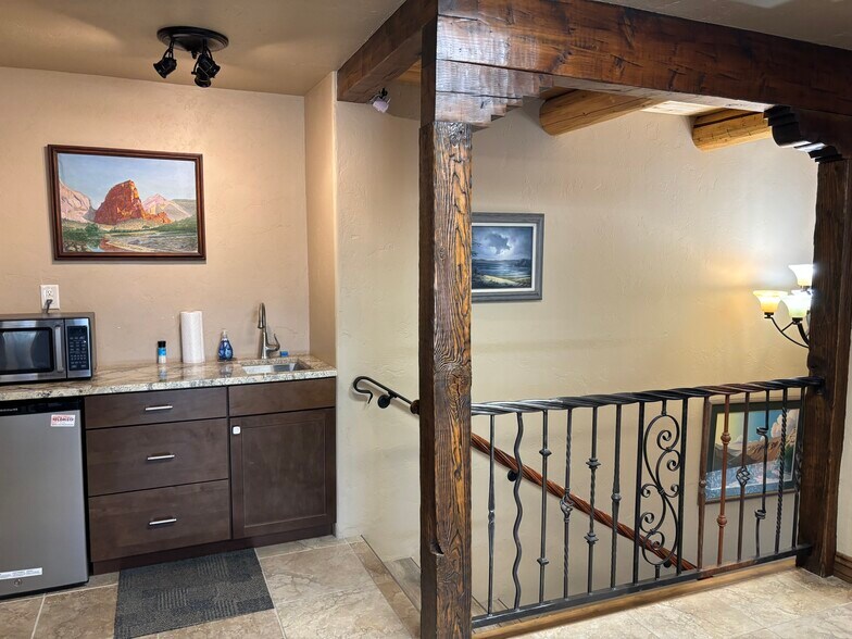 560 S Commercial Dr, Grand Junction, CO à louer - Photo de l’immeuble – Image 3 sur 13