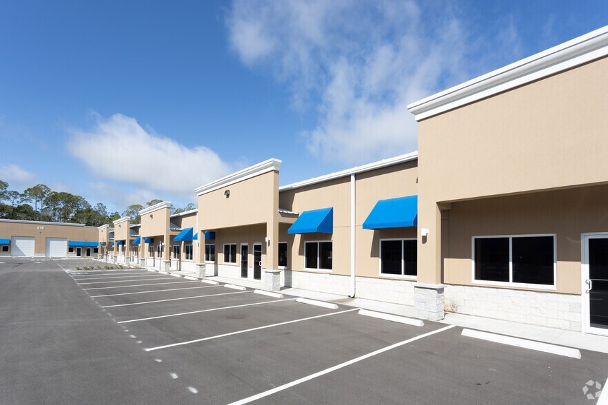 518 Fentress Blvd, Daytona Beach, FL à louer - Photo de l’immeuble – Image 2 sur 2