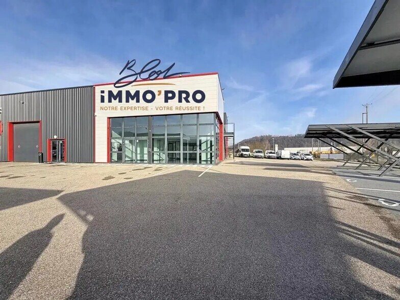 Allée Jean-Jacques Rousseau, Nivolas-Vermelle à louer - Photo de l’immeuble – Image 1 sur 15