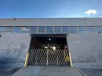 Plus de détails pour 10-40 Borden Ave, Long Island City, NY - Local commercial à louer