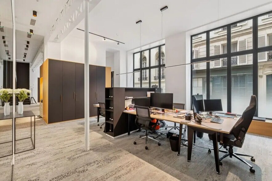 233 Rue Du Faubourg Saint-Honoré, Paris à vendre - Photo de l’immeuble – Image 3 sur 7