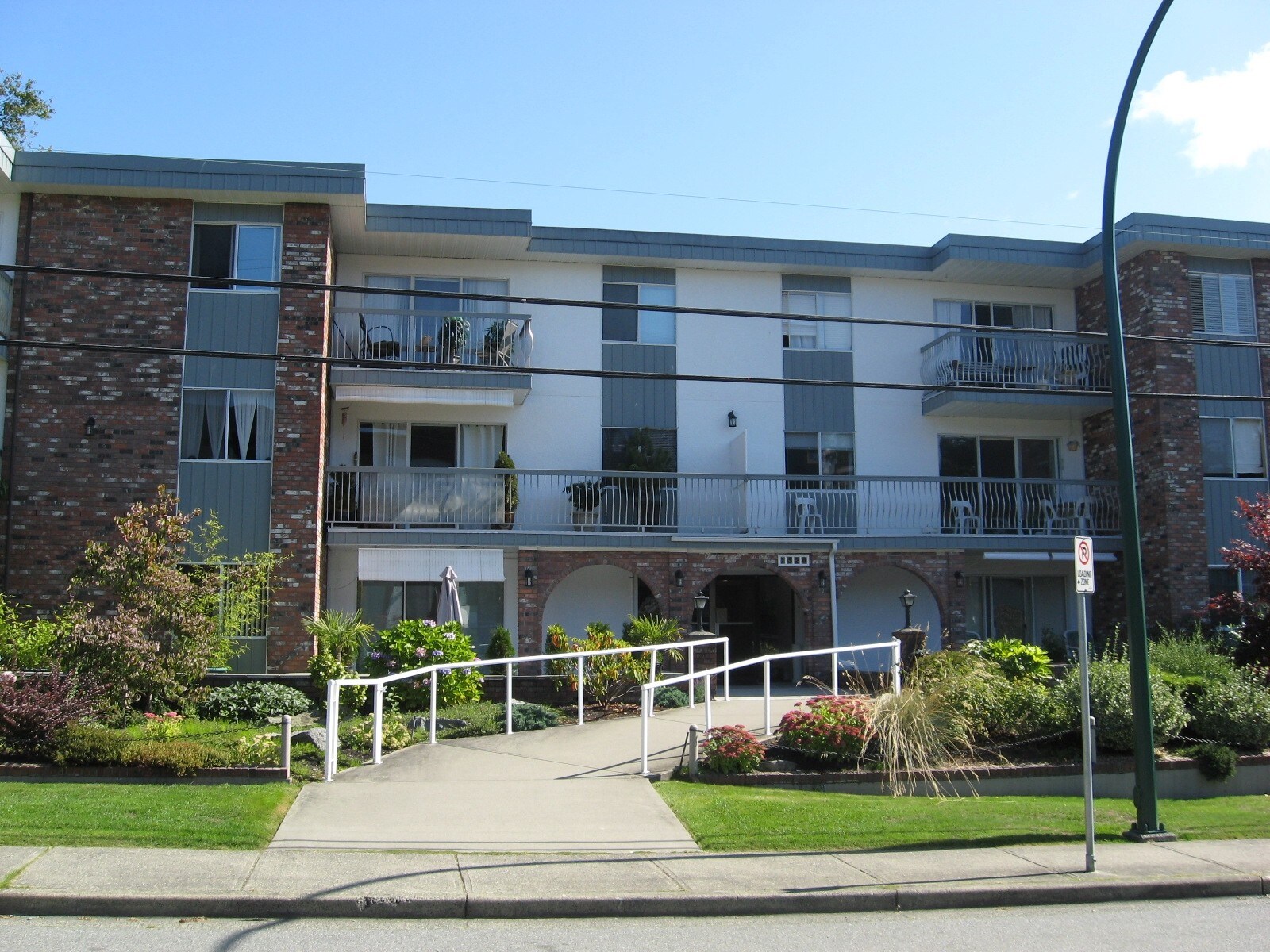 1520 Blackwood St, White Rock, BC à vendre Photo principale– Image 1 sur 13