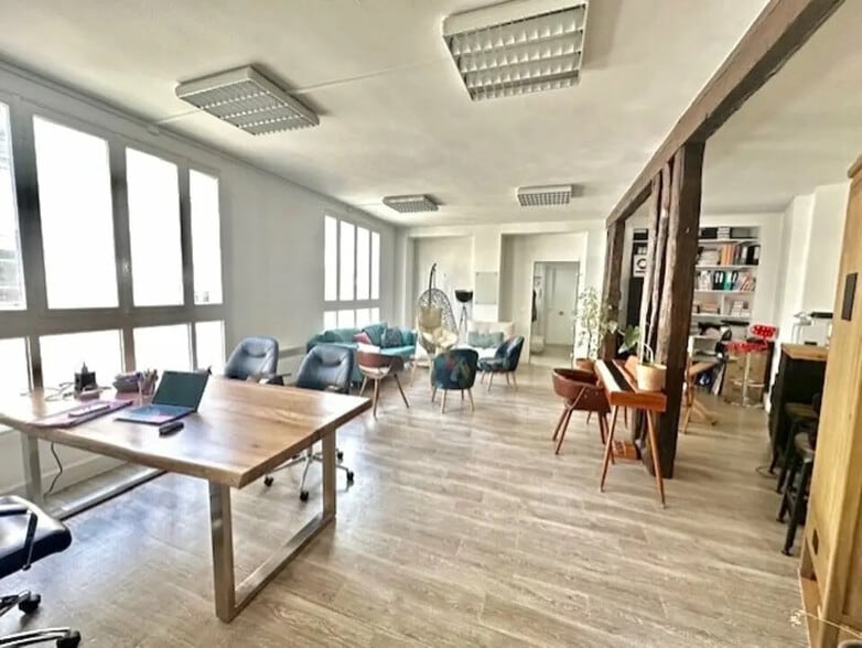 Bureau dans Paris à louer - Photo de l’immeuble – Image 2 sur 10