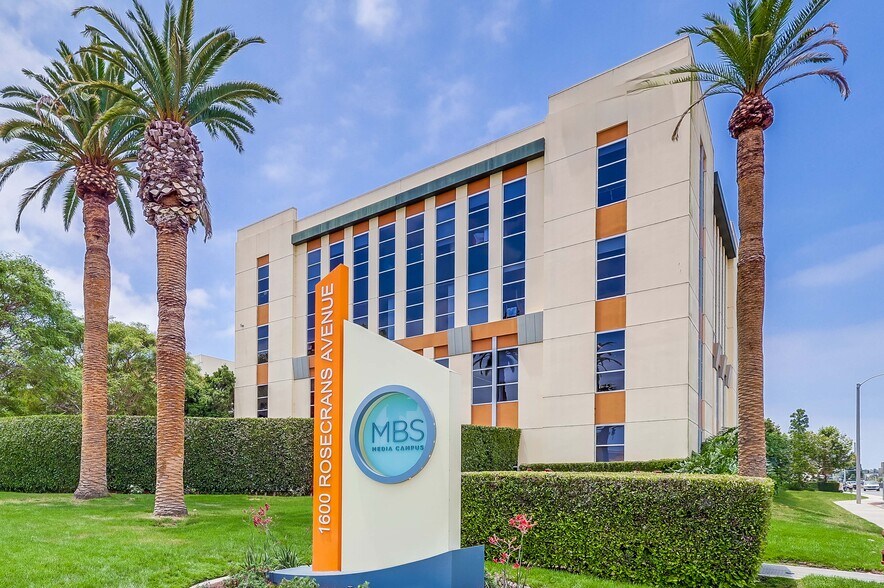 1600 Rosecrans Ave, Manhattan Beach, CA à louer - Photo de l’immeuble – Image 1 sur 8